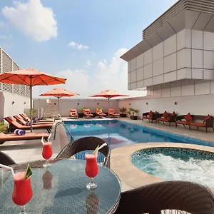 Ramada By Wyndham Deira Hotel Dubaj